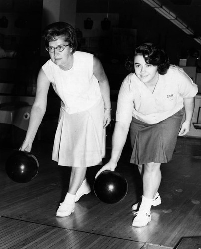 Bowling belles