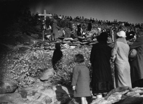 Palm Springs Easter service, view 1