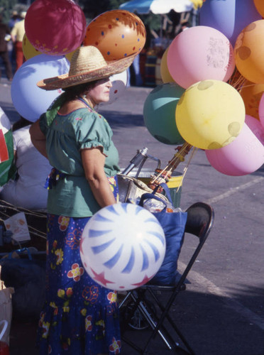 Balloon vendor, La Plaza