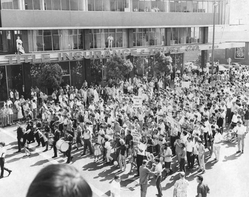 War protesters take to the streets