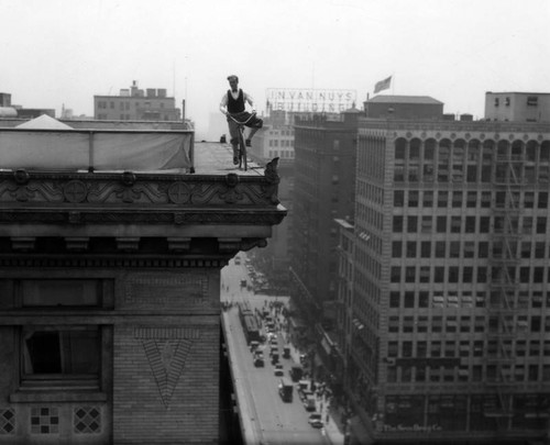 Rooftop stunt, L.A. Chamber of Commerce Building, view 2