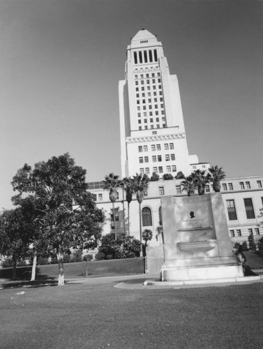 Frank Putnam Flint Memorial Fountain, Los Angeles City Hall