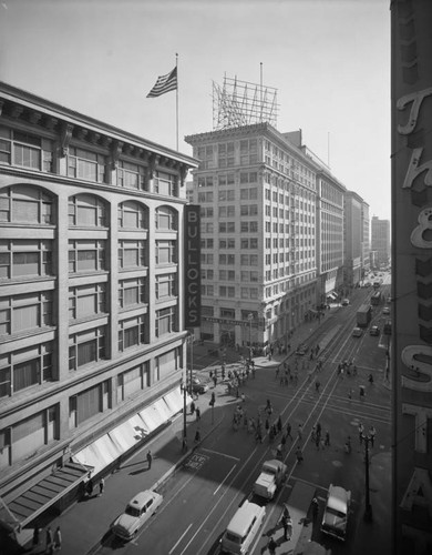 Looking east on 7th St