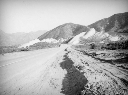 CA 138 and Mormon Rocks near the Cajon Pass