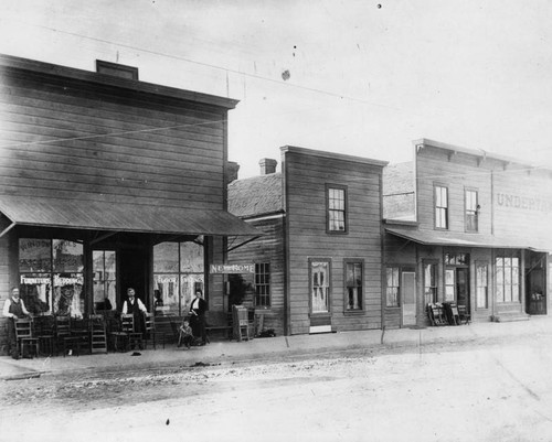 Businesses on H Street in Lompoc