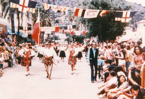 Polish Americans in parade at Catalina International Festival