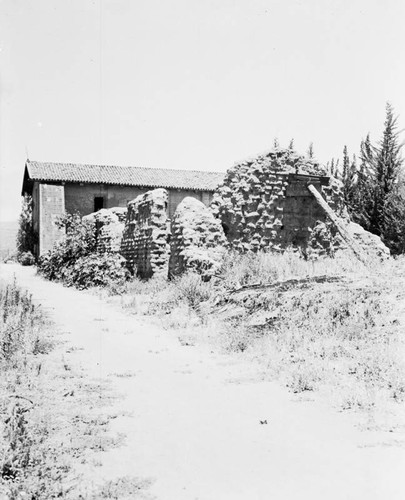 San Fernando Rey de Espan~a Mission chapel