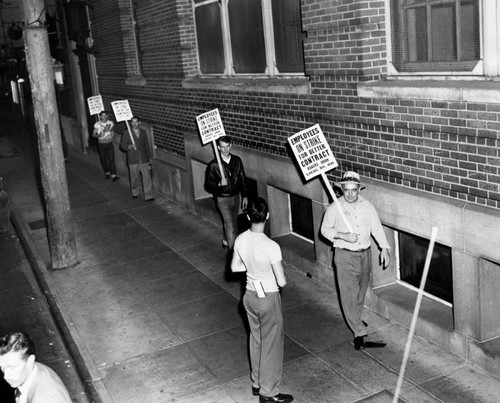 Bakers Union picketers