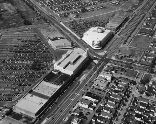 Baldwin Hills Crenshaw Plaza, an aerial view