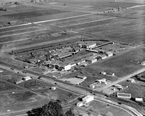 Barnes Circus, headquarters & zoo, aerial view