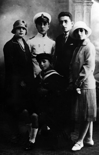 Portrait of a Turkish family