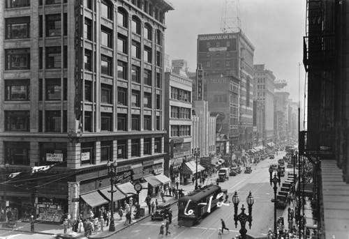 Broadway at 5th Street