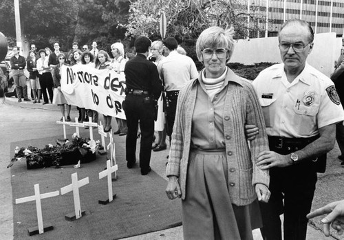 Arrest of protesters at the Federal Building