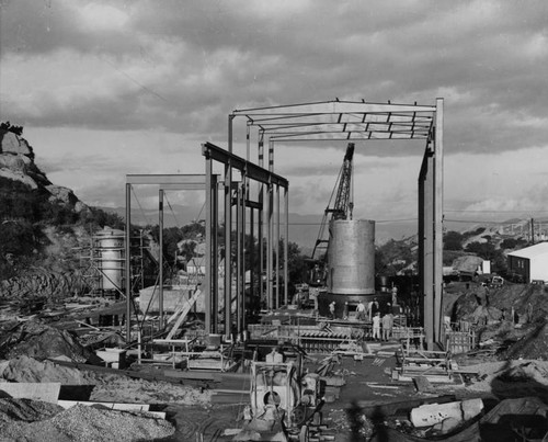 Construction of fission housing for Sodium Reactor Experiment reactor