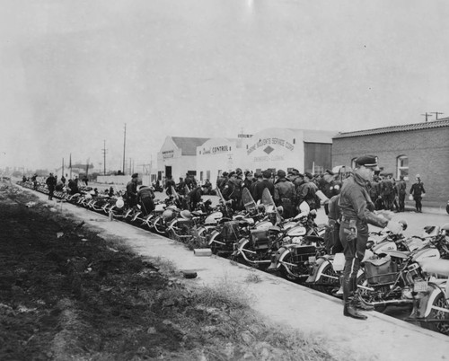 Los Angeles motorcycle police strike duty — Calisphere
