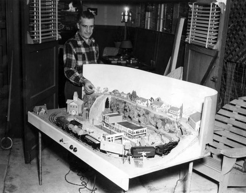 Film prop man builds tiny railway system for grandson — Calisphere