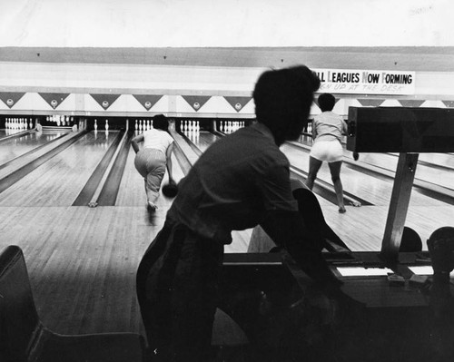 Lady bowlers