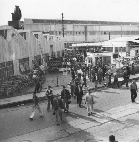 Burbank Lockheed plant employees, view 4