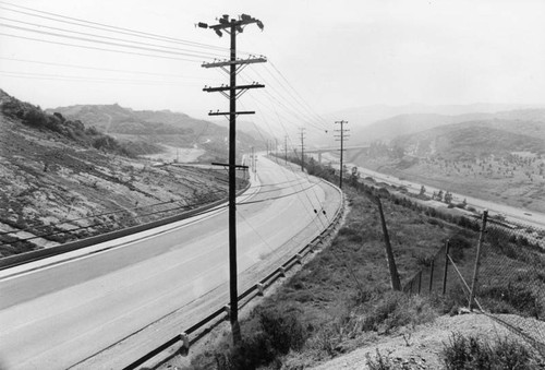 Mulholland Drive, San Diego Freeway