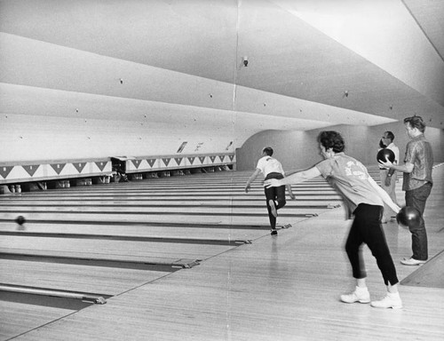 San Fernando Valley bowling alley