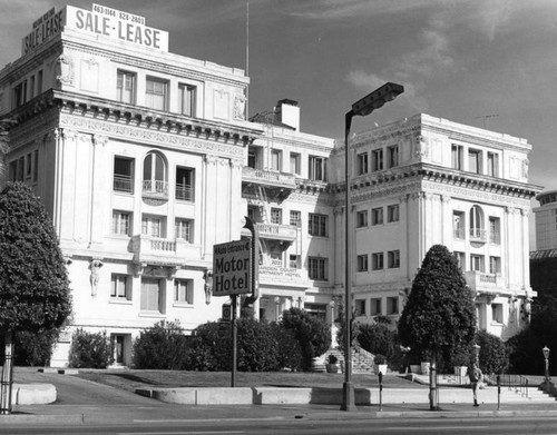 Garden Court Apartment Hotel, front entrance