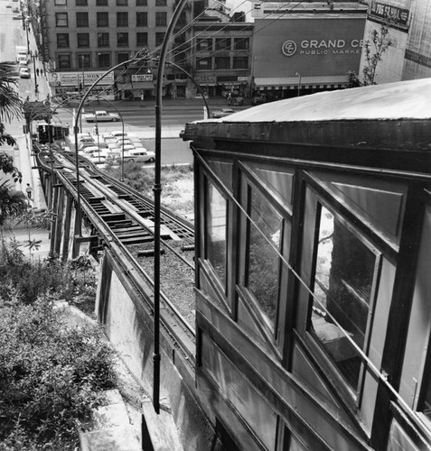 View down the track of Angels Flight