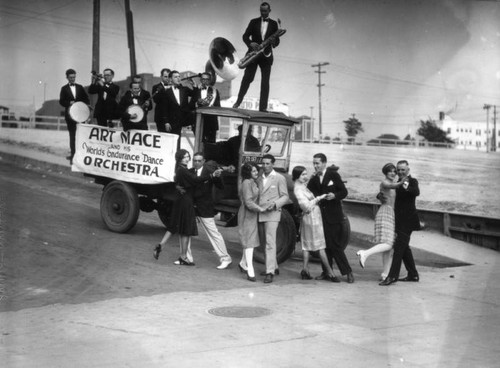 Depression-era marathon dance, view 25