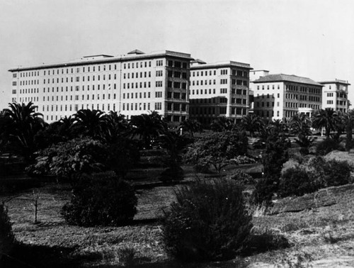 VA Wadsworth Hospital, exterior