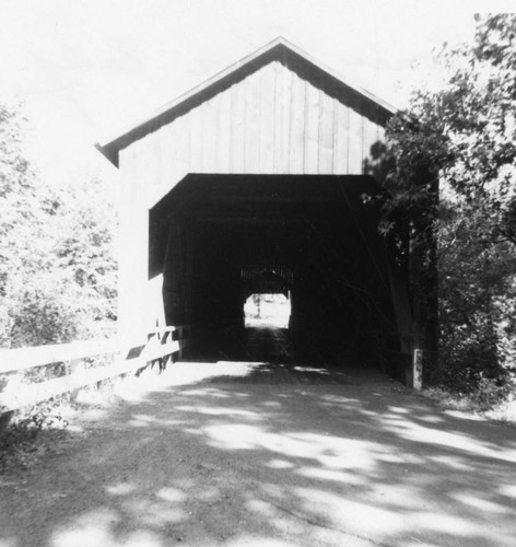 Wooden covered bridge, Honey Run