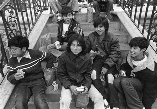 Children on steps in Plaza