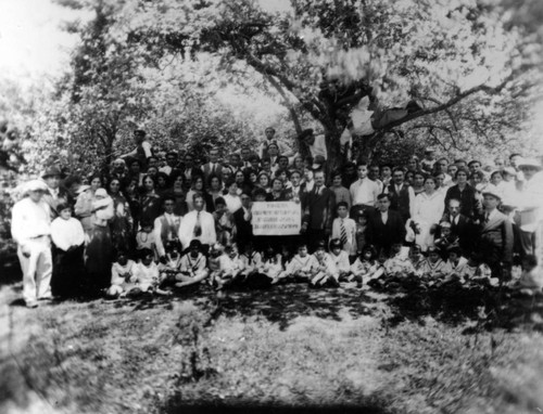 Group photo of the Armenian community in Mexico City