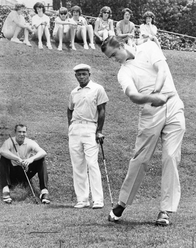 Don Drysdale tees off