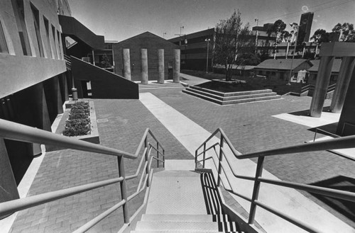 Loyola University Law School, courtyard