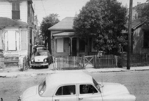 Bunker Hill Avenue residences