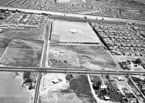 Harbor Boulevard Drive-In, Santa Ana, looking east