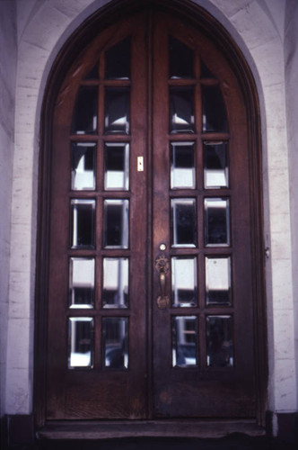 Entrance to a Shatto Street apartment building