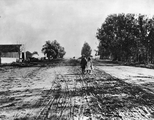 Sunset Boulevard east from Beachwood Drive