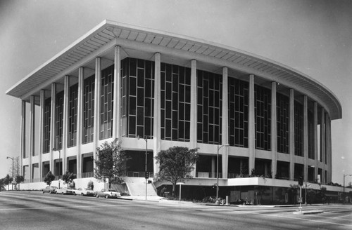 Close up view, Dorothy Chandler Pavilion