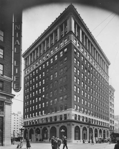 Building at 810 South Spring Street