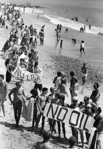 No oil protest at Will Rogers Beach