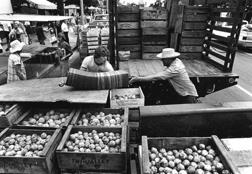 Vendors at Santa Monica's Farmers' Market