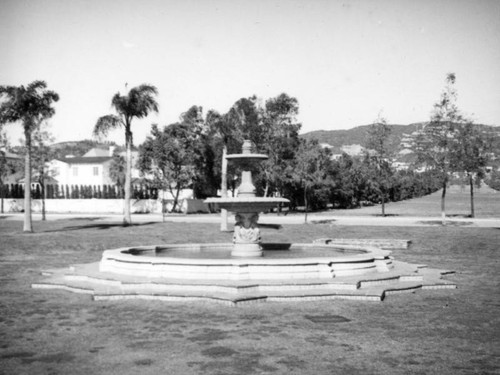 Doheny Fountain, Beverly Hills