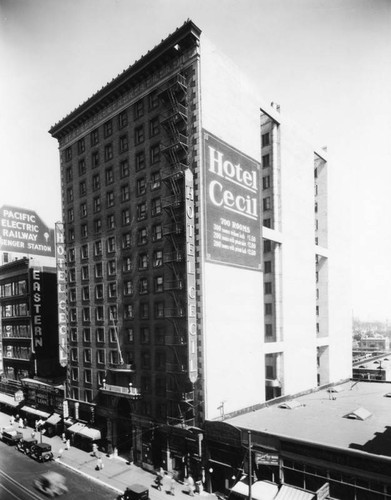 Hotel Cecil exterior