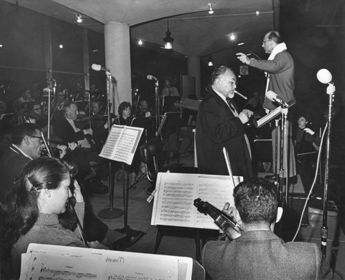 Valley Symphony Orchestra rehearse concert at Fashion Square