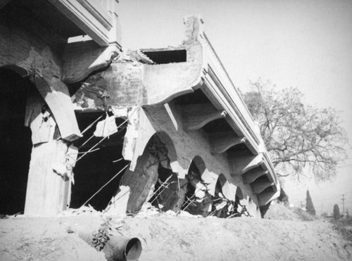 Riverside Drive-Dayton Avenue Bridge damage done by the Elysian Park landslide