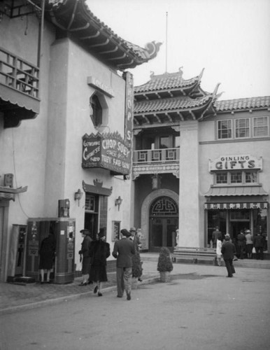 Ginling Gifts and Tuey Far Low, New Chinatown