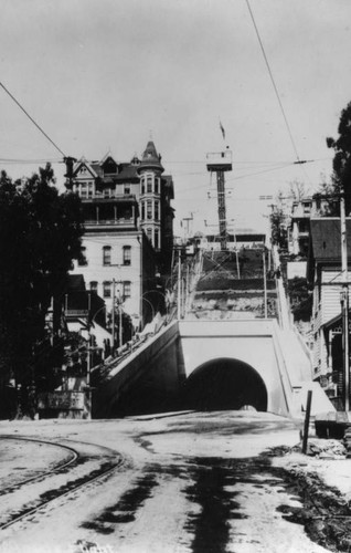 Corner of Hill and 3rd streets, near Angels Flight