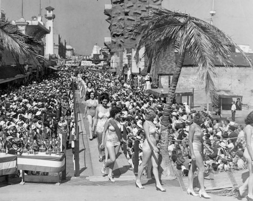 Bathing beauty parade, Venice Mardi Gras