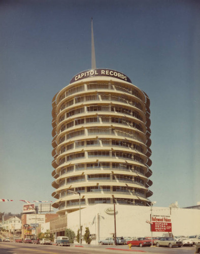 Capitol Records building, exterior view