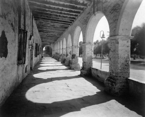 San Fernando Rey de Espan~a Mission colonnade